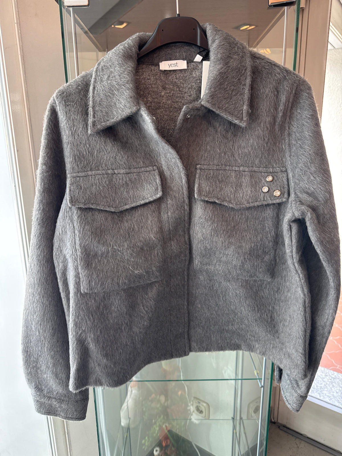 Kuscheljacke Yest mit Schmuckdetails