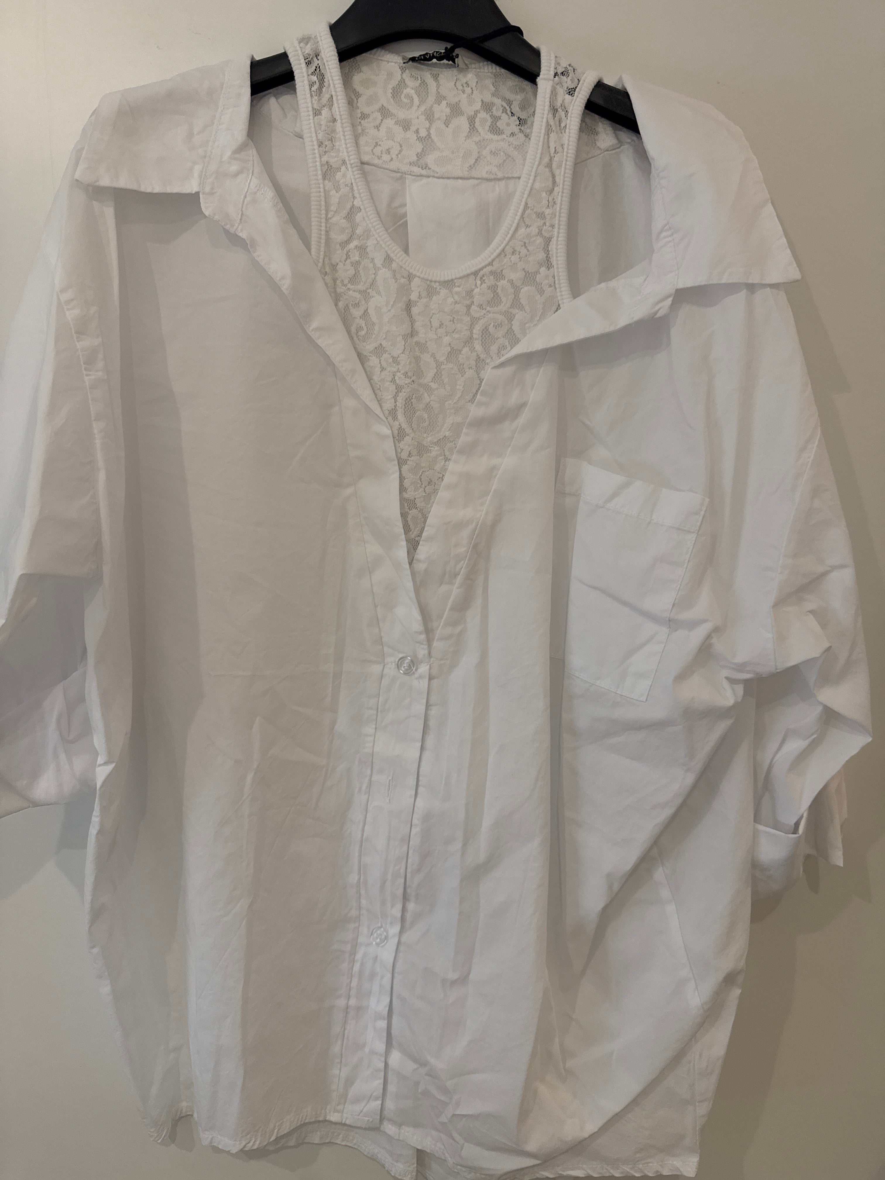 Bluse mit Spitzeneinsatz