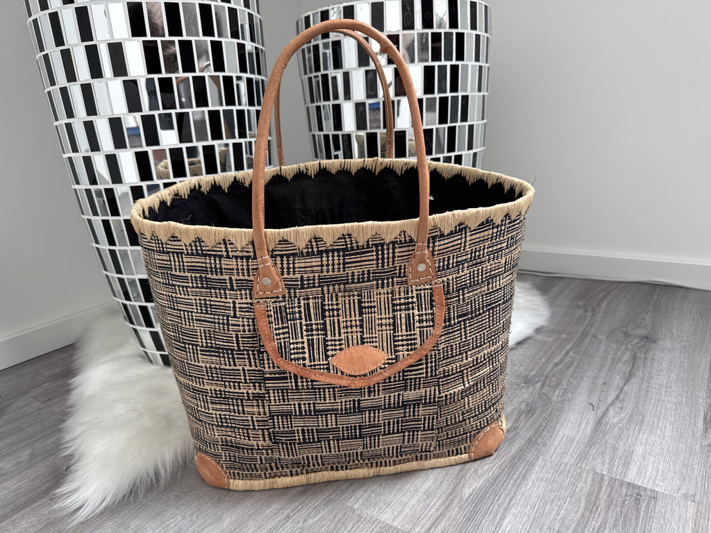 Kleinere Bast Shoppertasche
