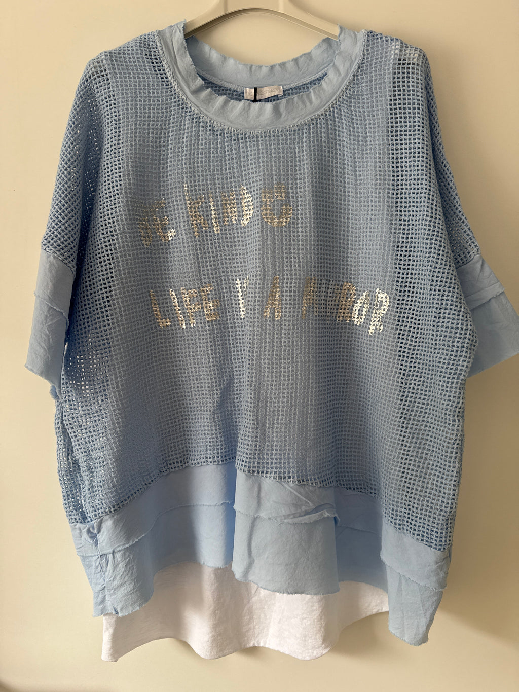 Cooles Lochshirt