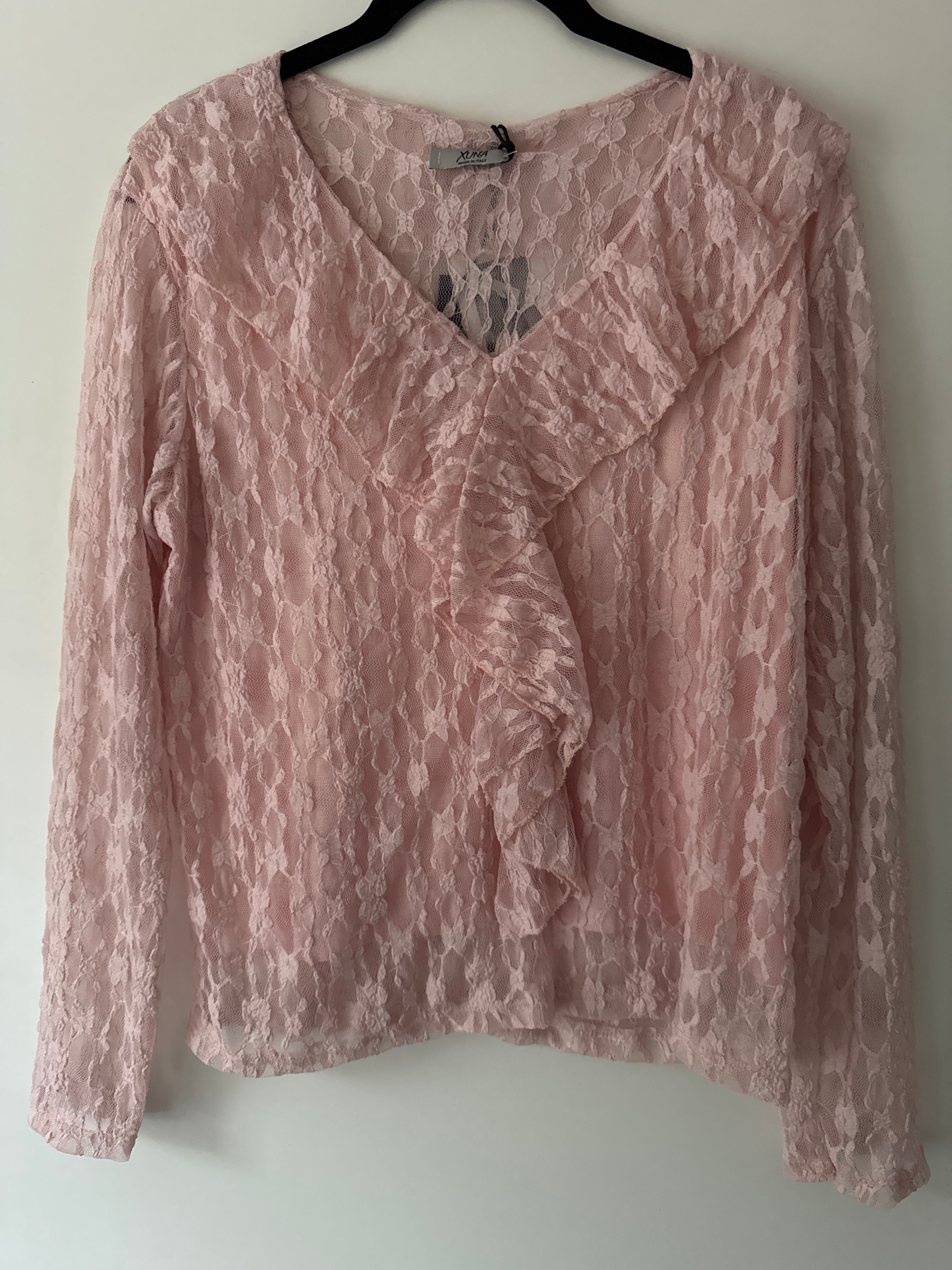 Spitzenbluse mit Rüschen