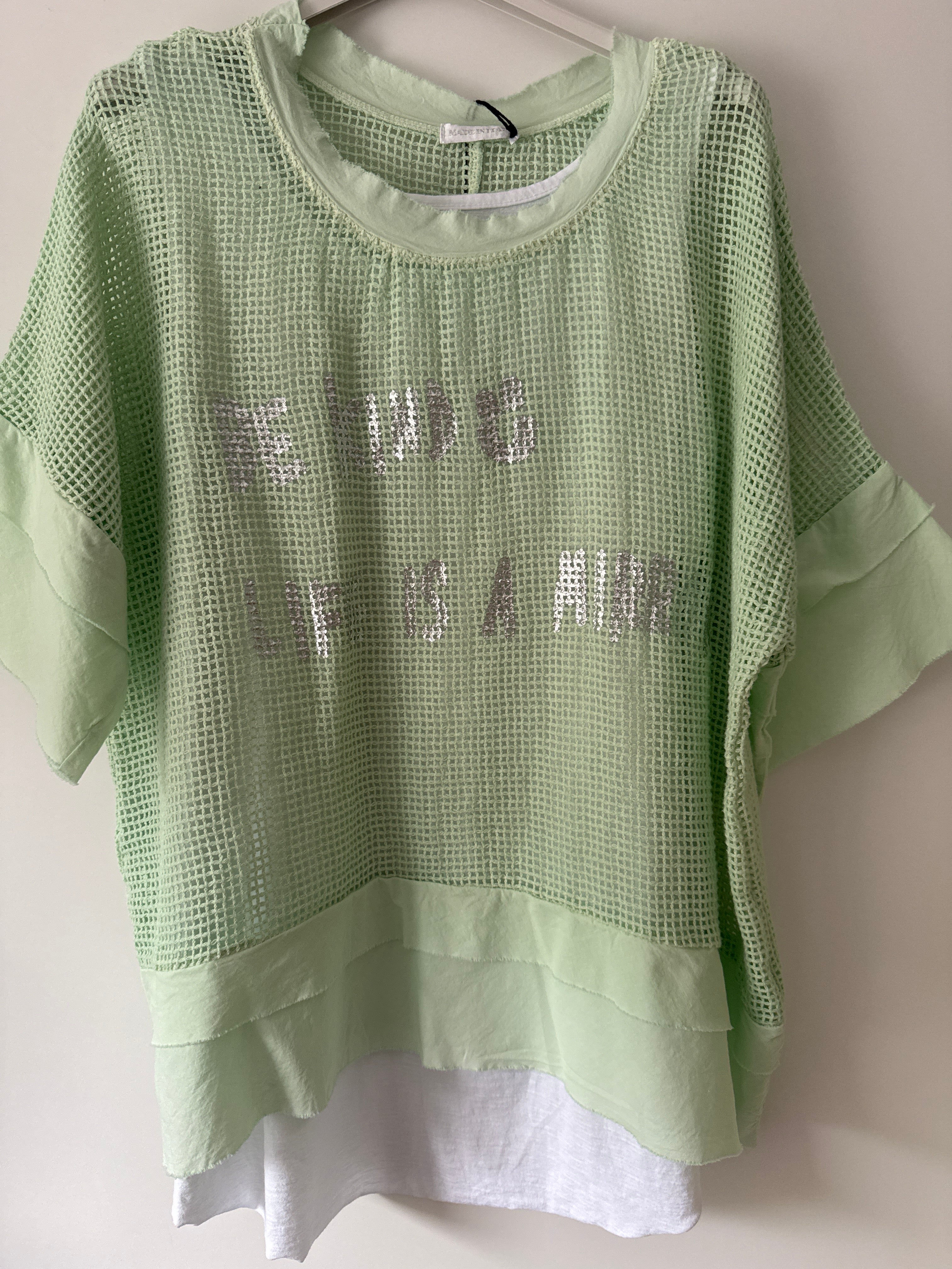 Cooles Lochshirt