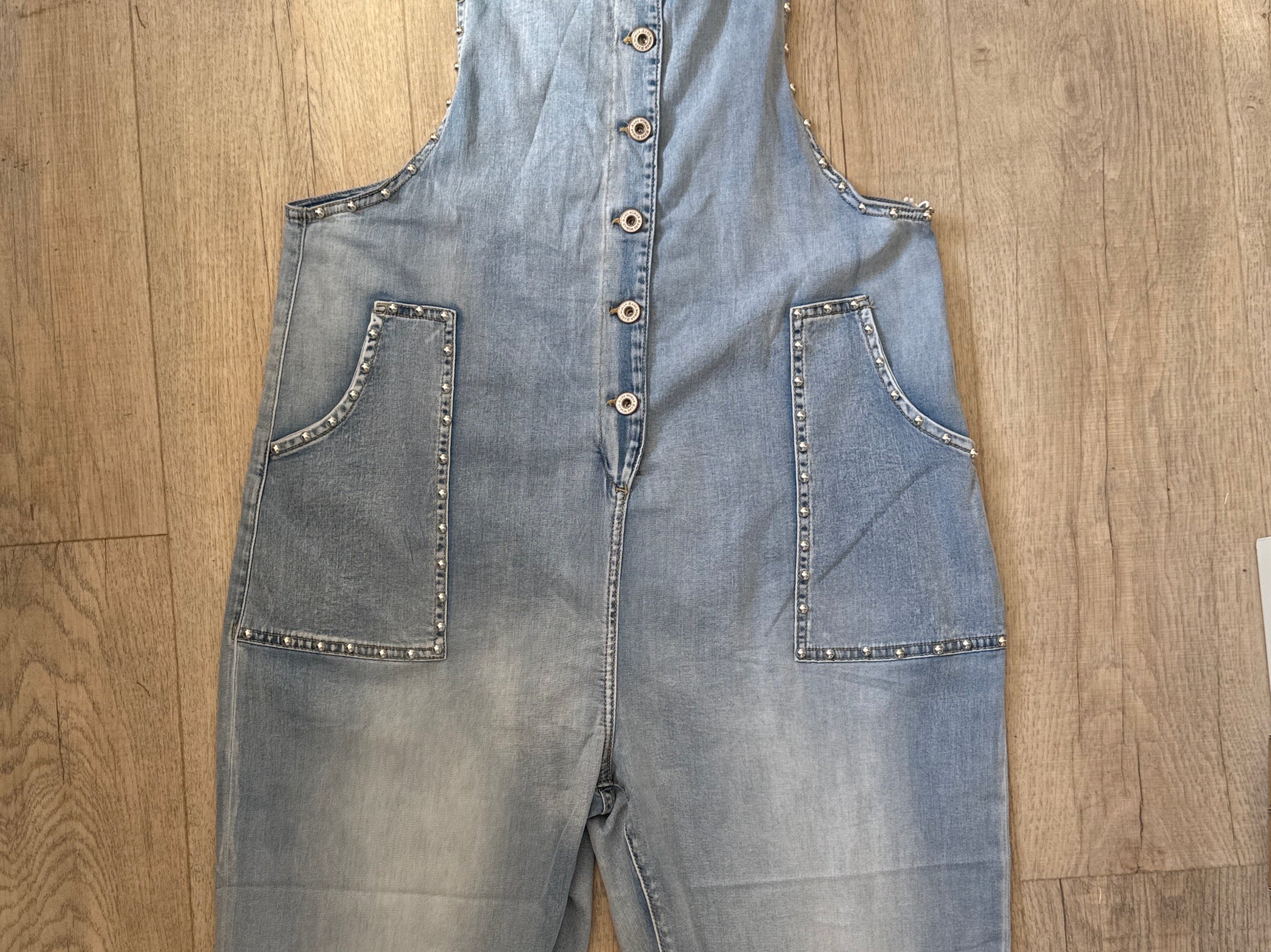 Coole Jeanslatzhose