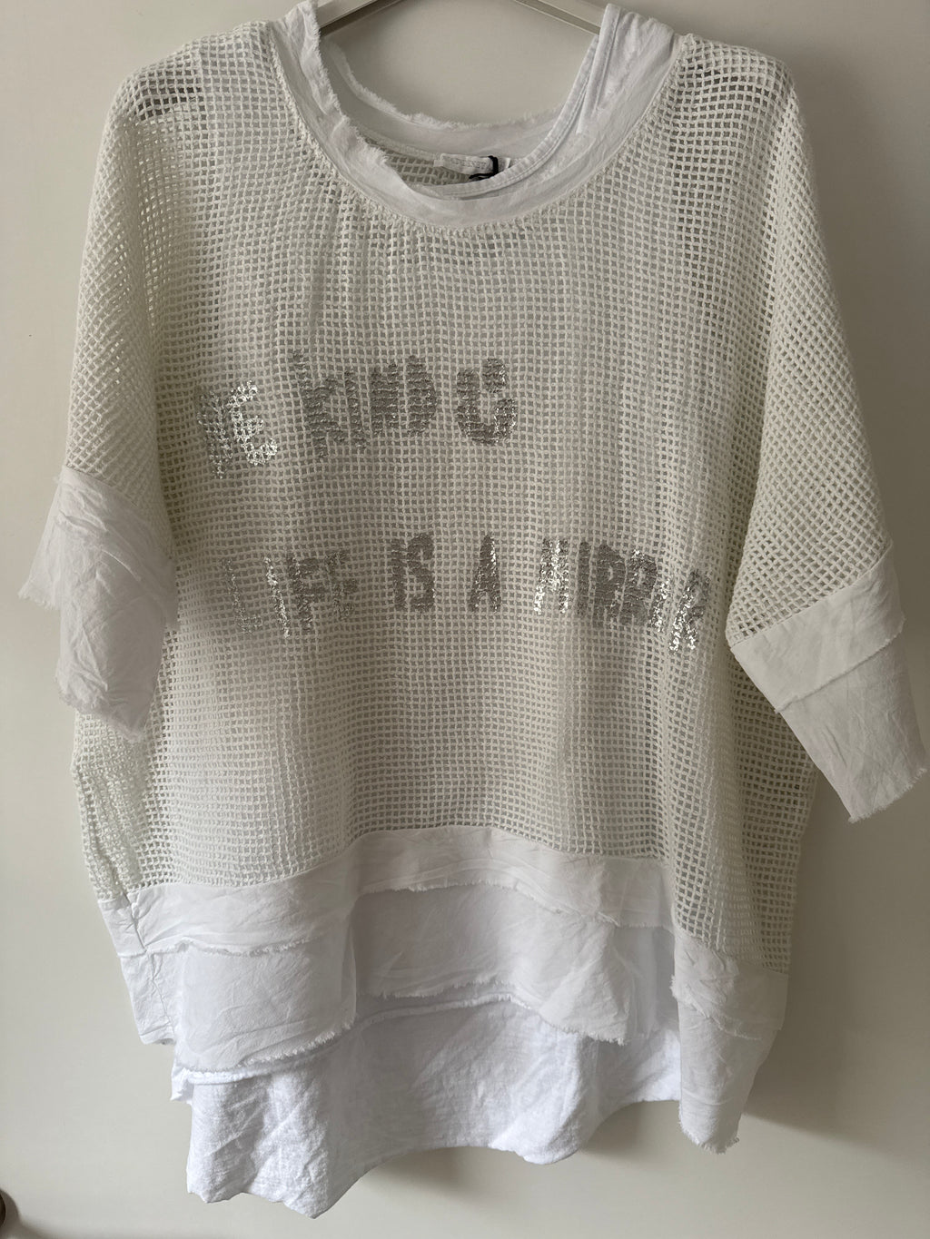 Cooles Lochshirt