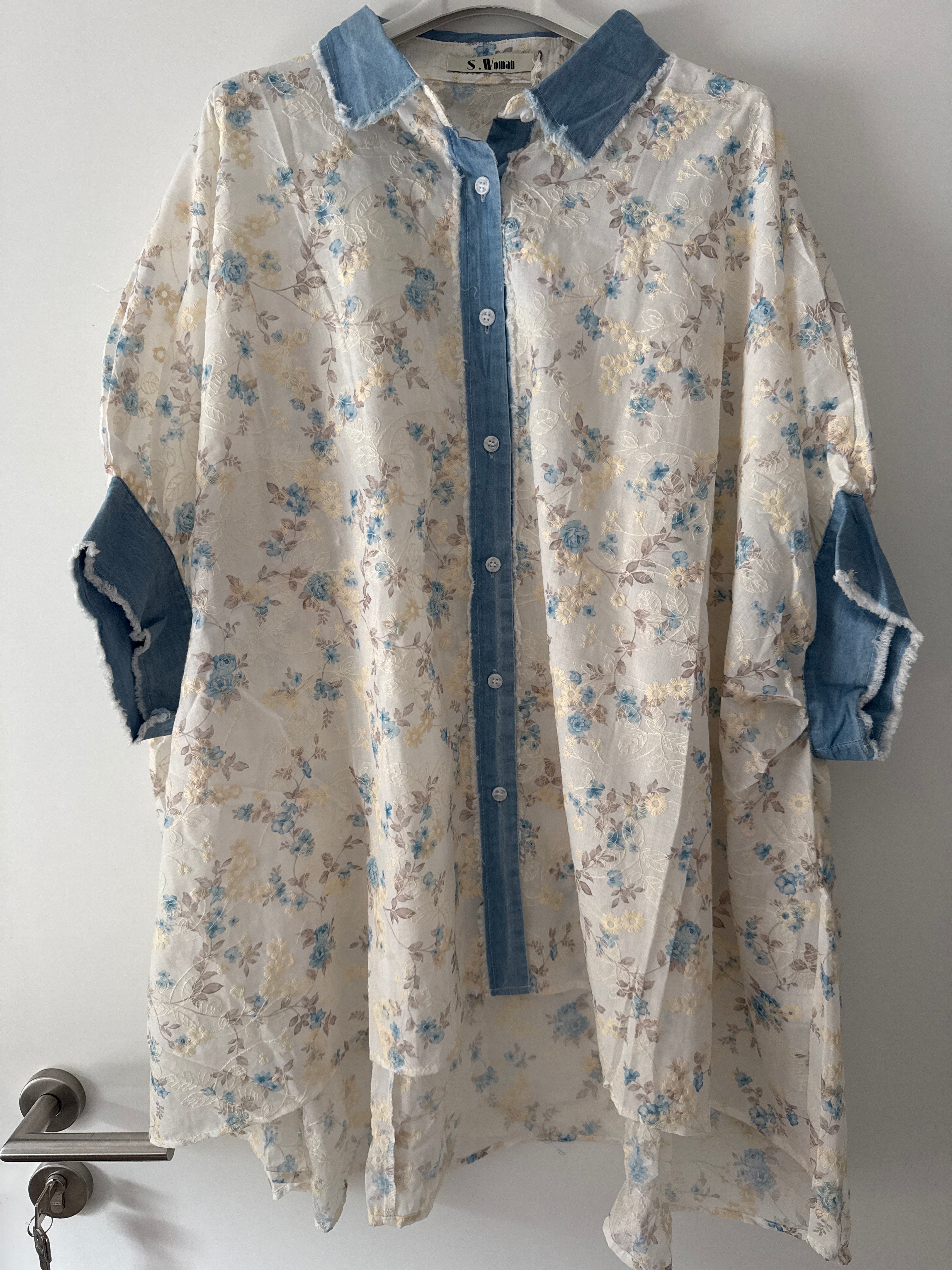 Blümchen Bluse sexy woman