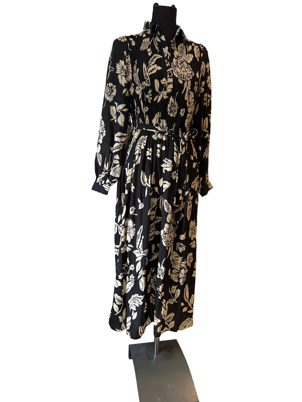 Elegantes Blumenkleid