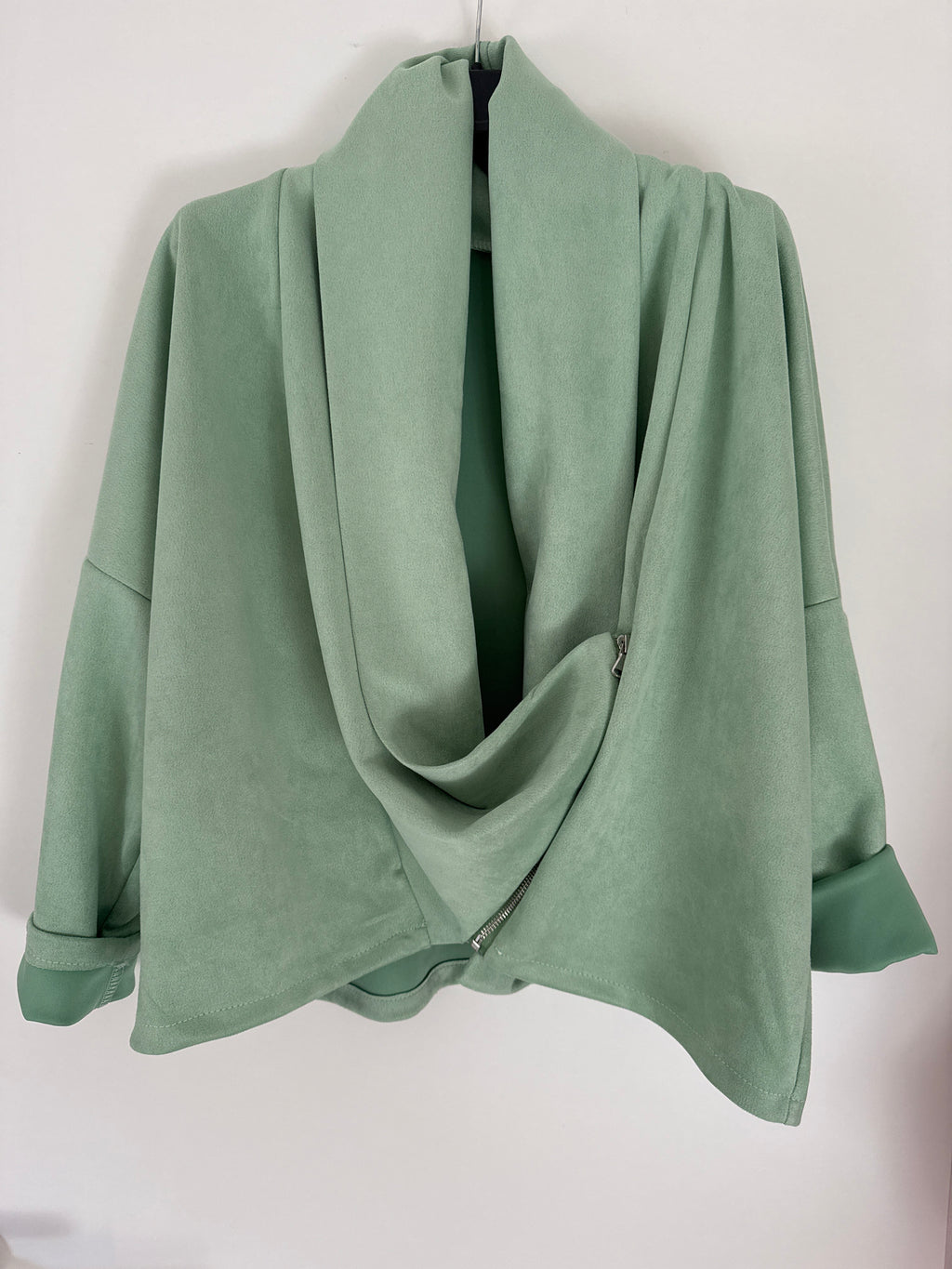 Angesagtes Velouroptik Jäckchen