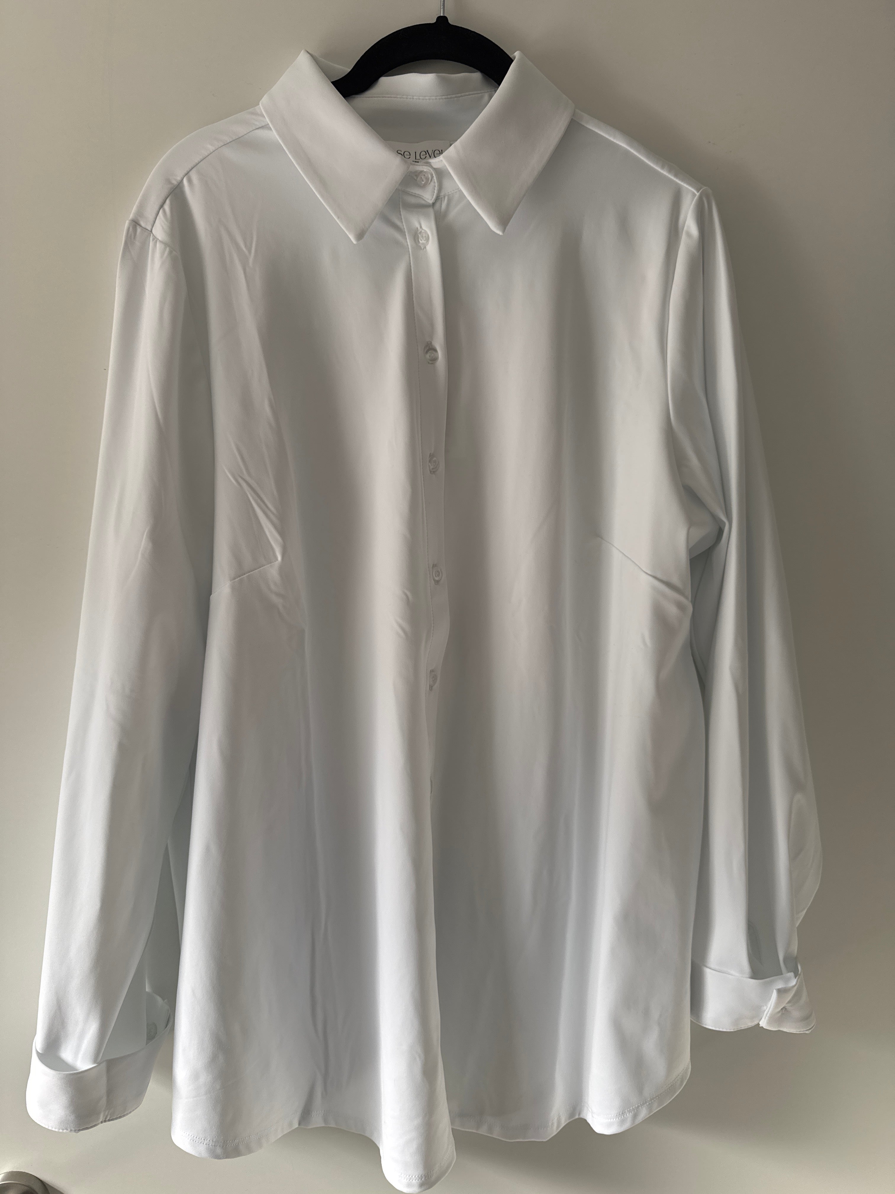 Kofferwarenbluse von base Level Curvy