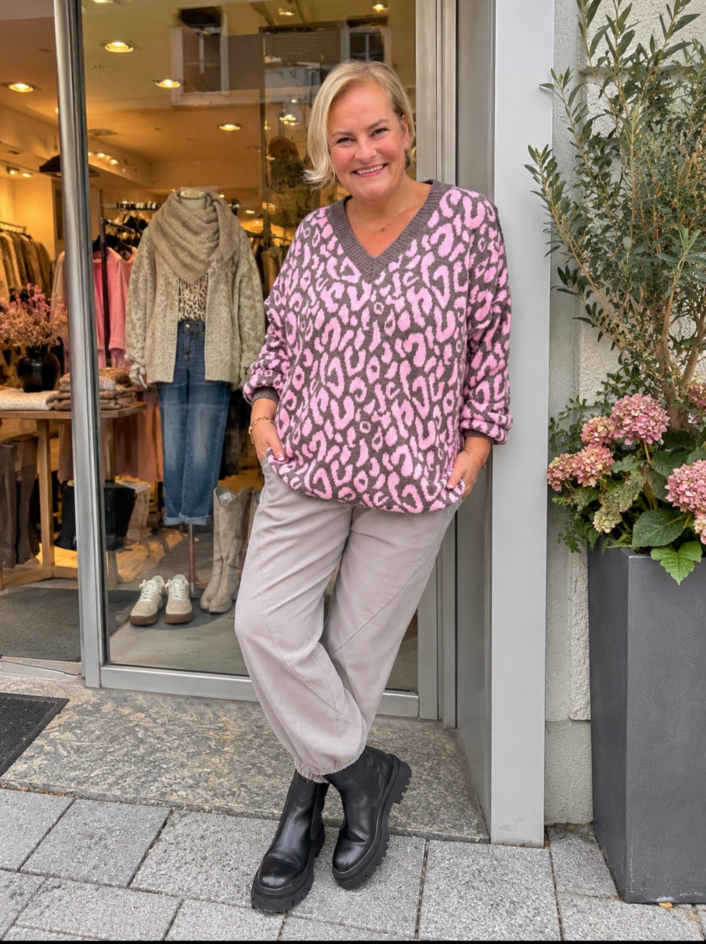 Leo Love – Wollmix-Pullover mit V-Ausschnitt