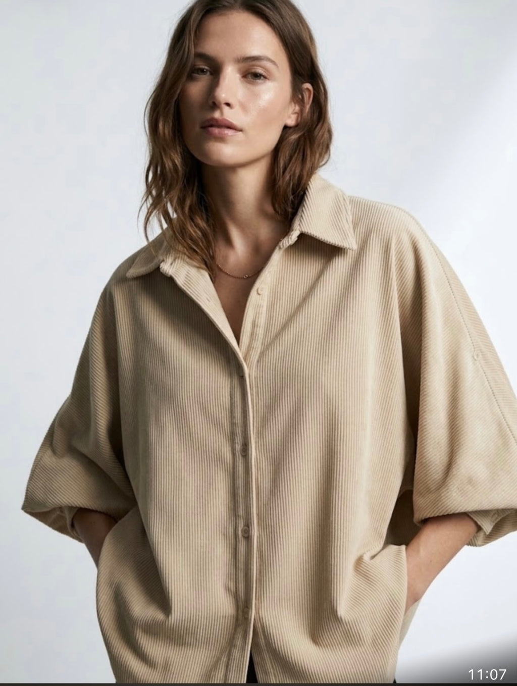 Poncho Cordbluse mit raffbaren Ärmeln