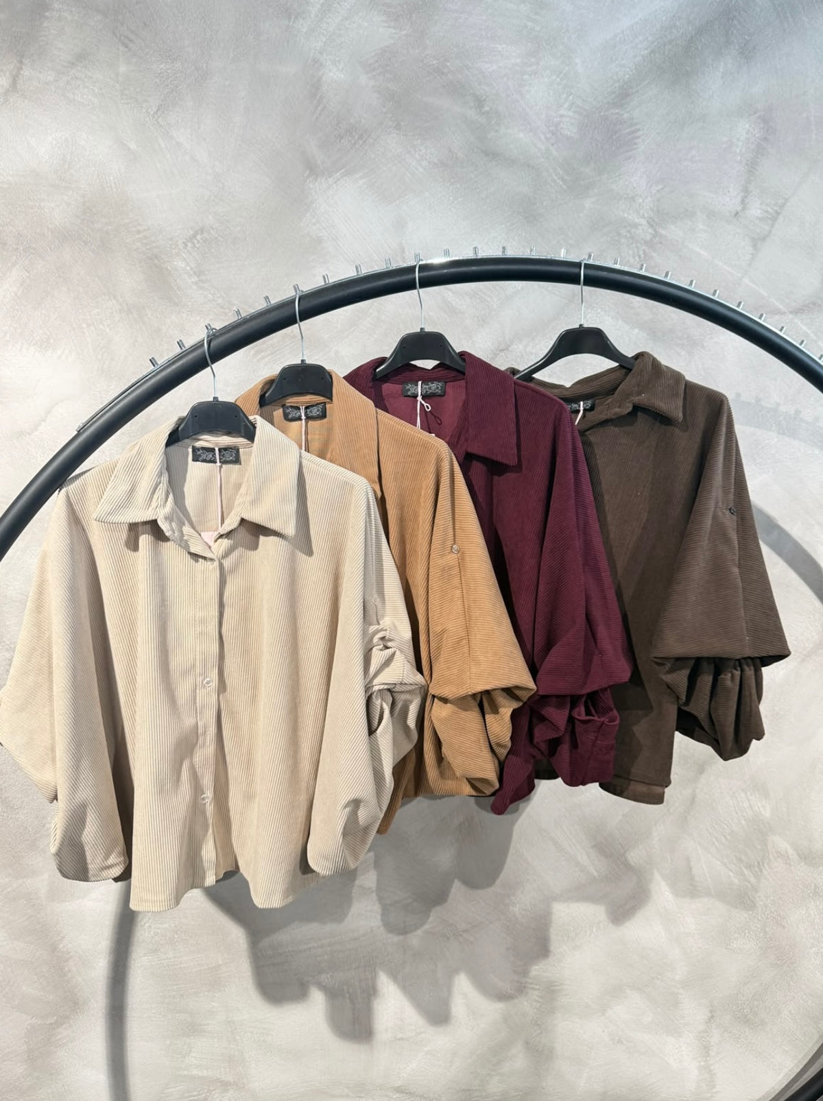 Poncho Cordbluse mit raffbaren Ärmeln