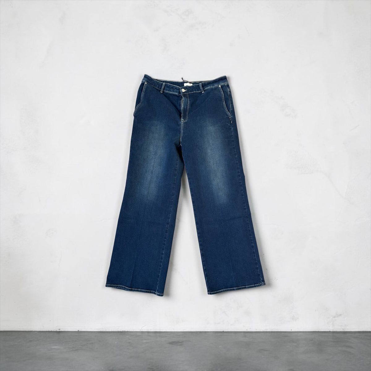 YEST Wide Leg Jeans Detail