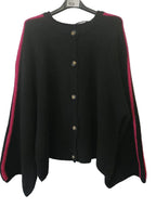 Strickjacke mit Kontraststreifen