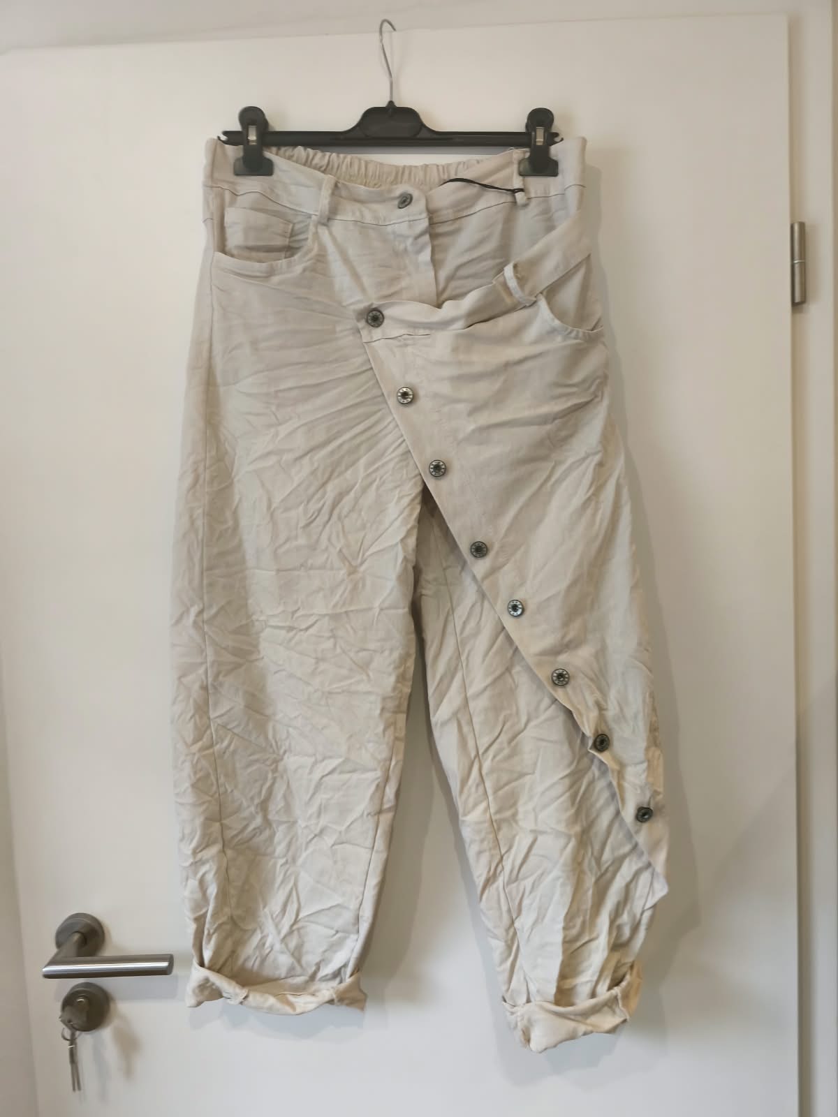 Baggy Jogpant mit schräger Knopfleiste