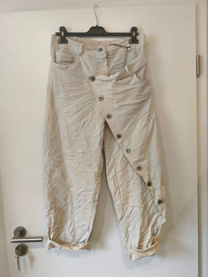 Baggy Jogpant mit schräger Knopfleiste