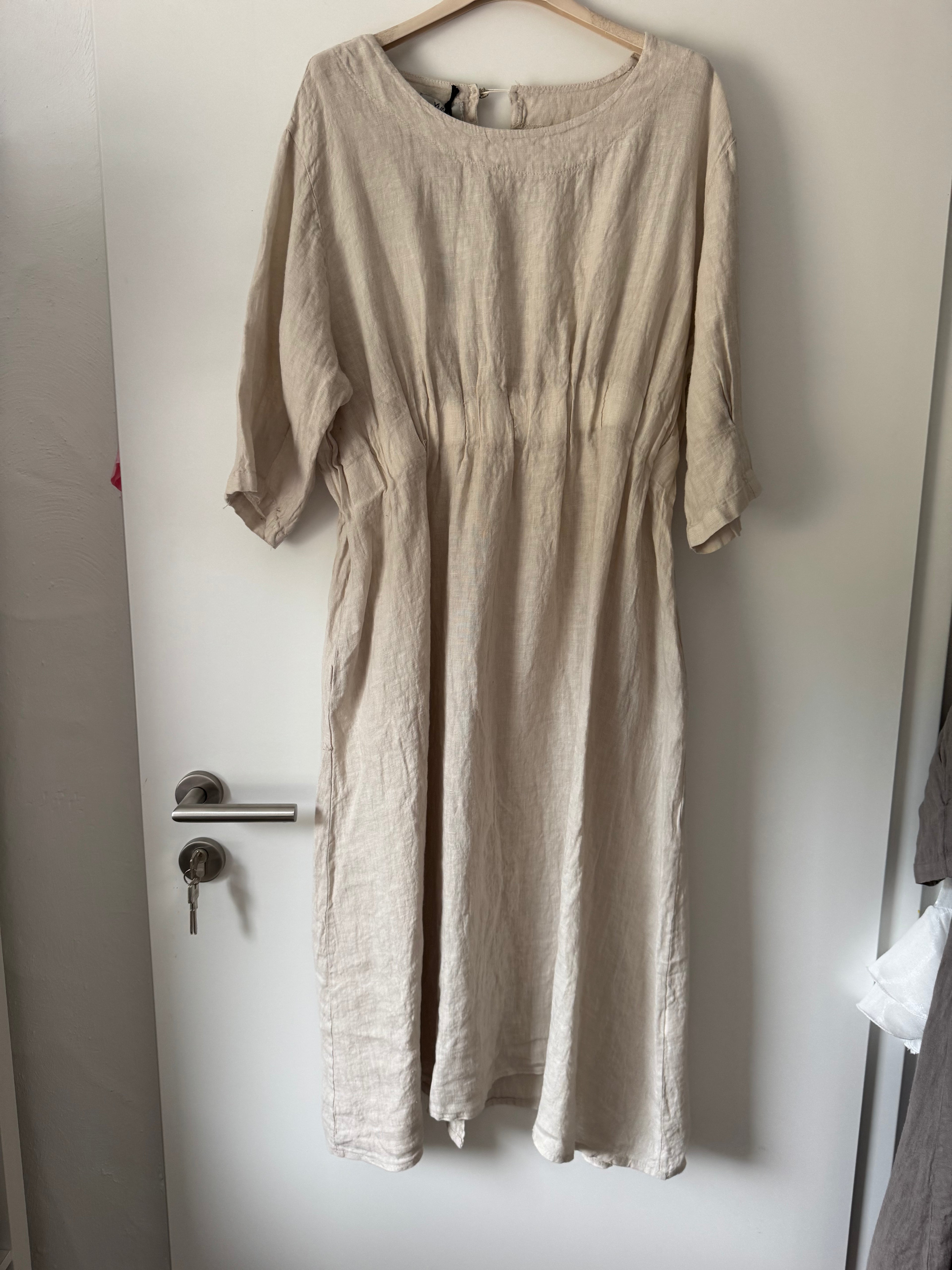 Edles Leinenkleid mit Gummizug