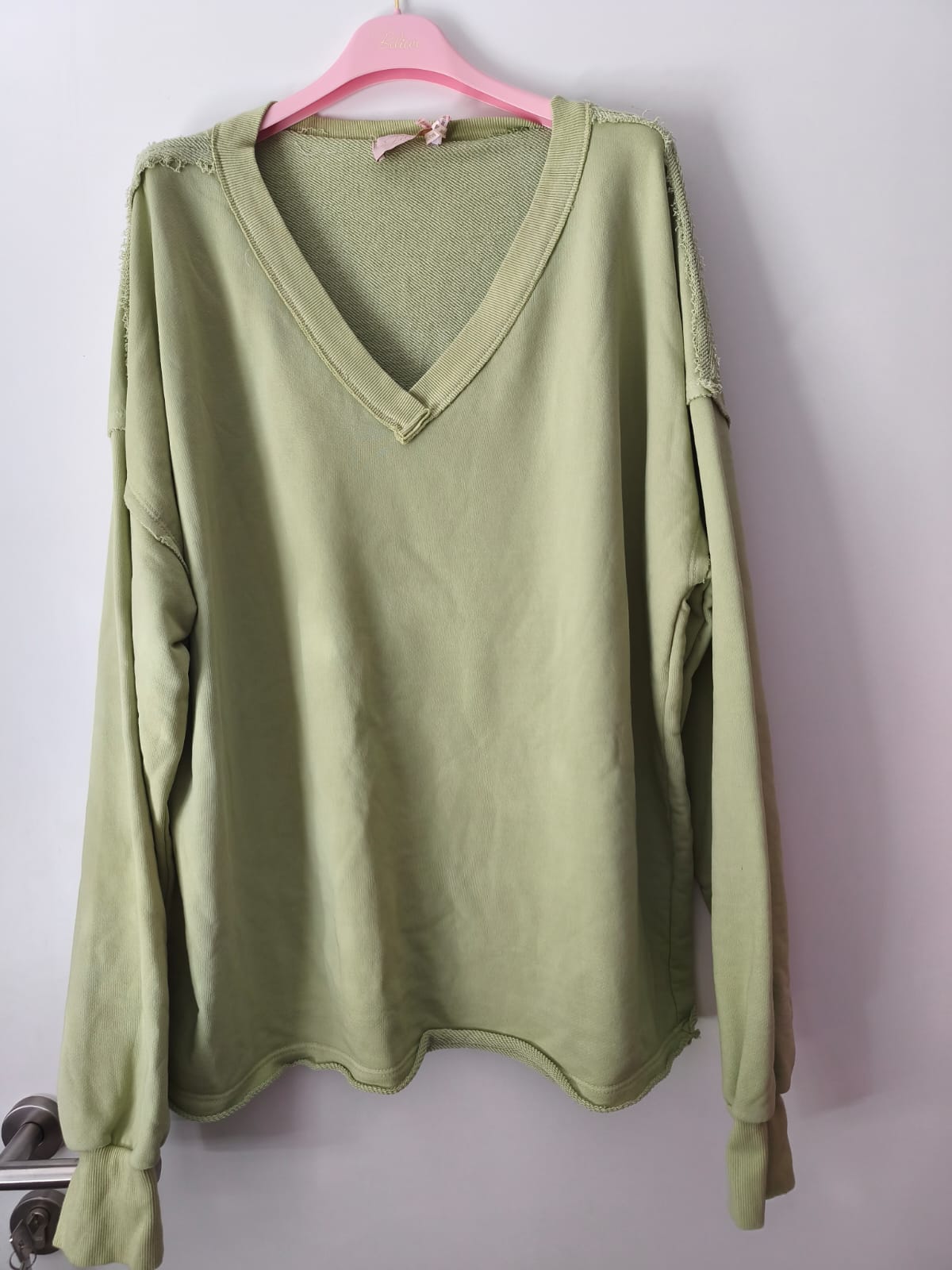 Sweatshirt mit V Ausschnitt