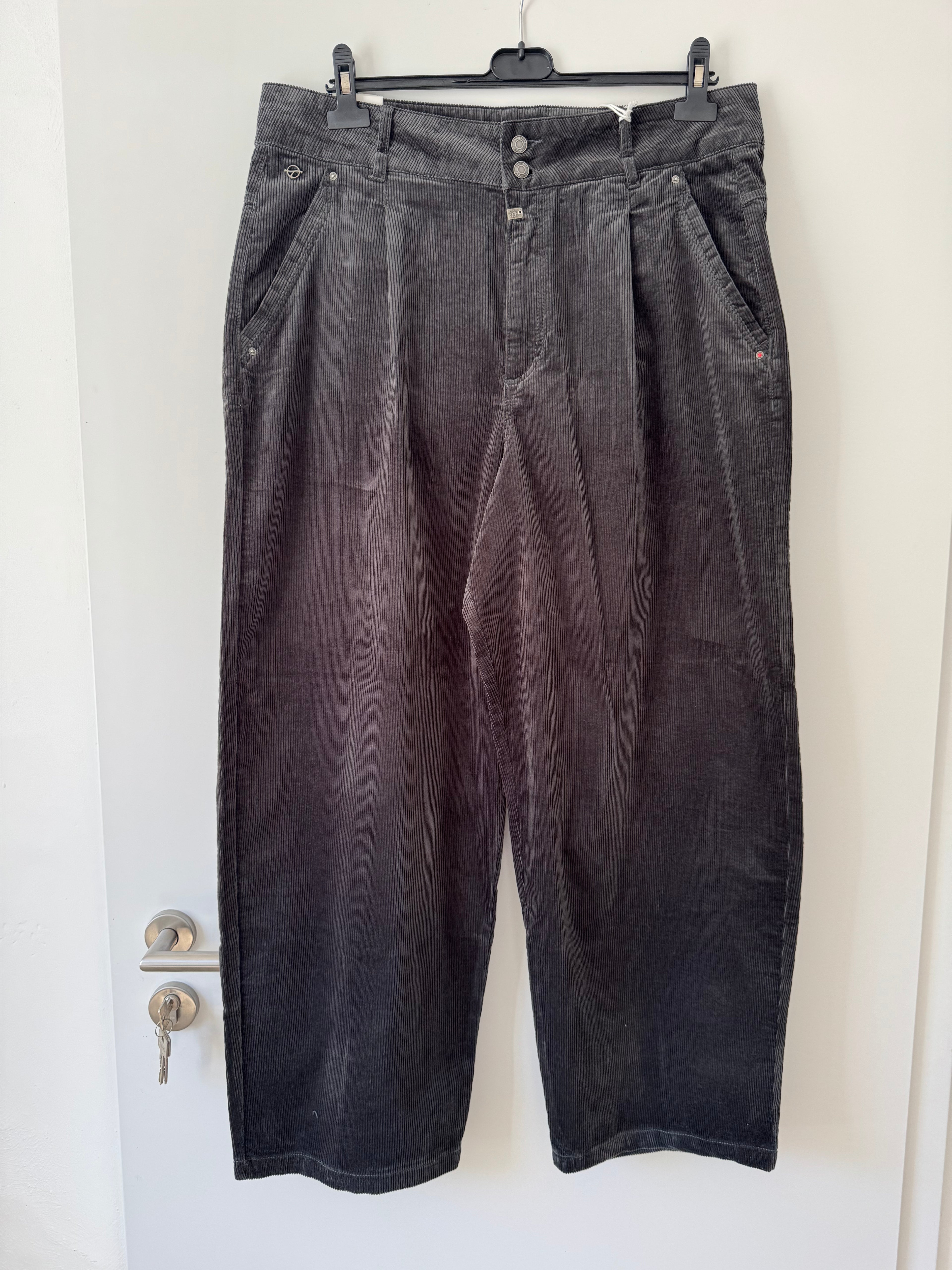 Cord Barrel Jeans Timezone