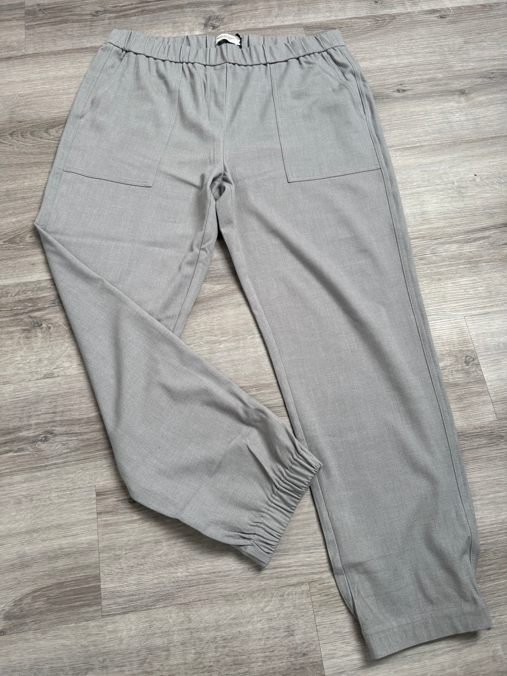 Leichte Stoff Jogpant Broadway