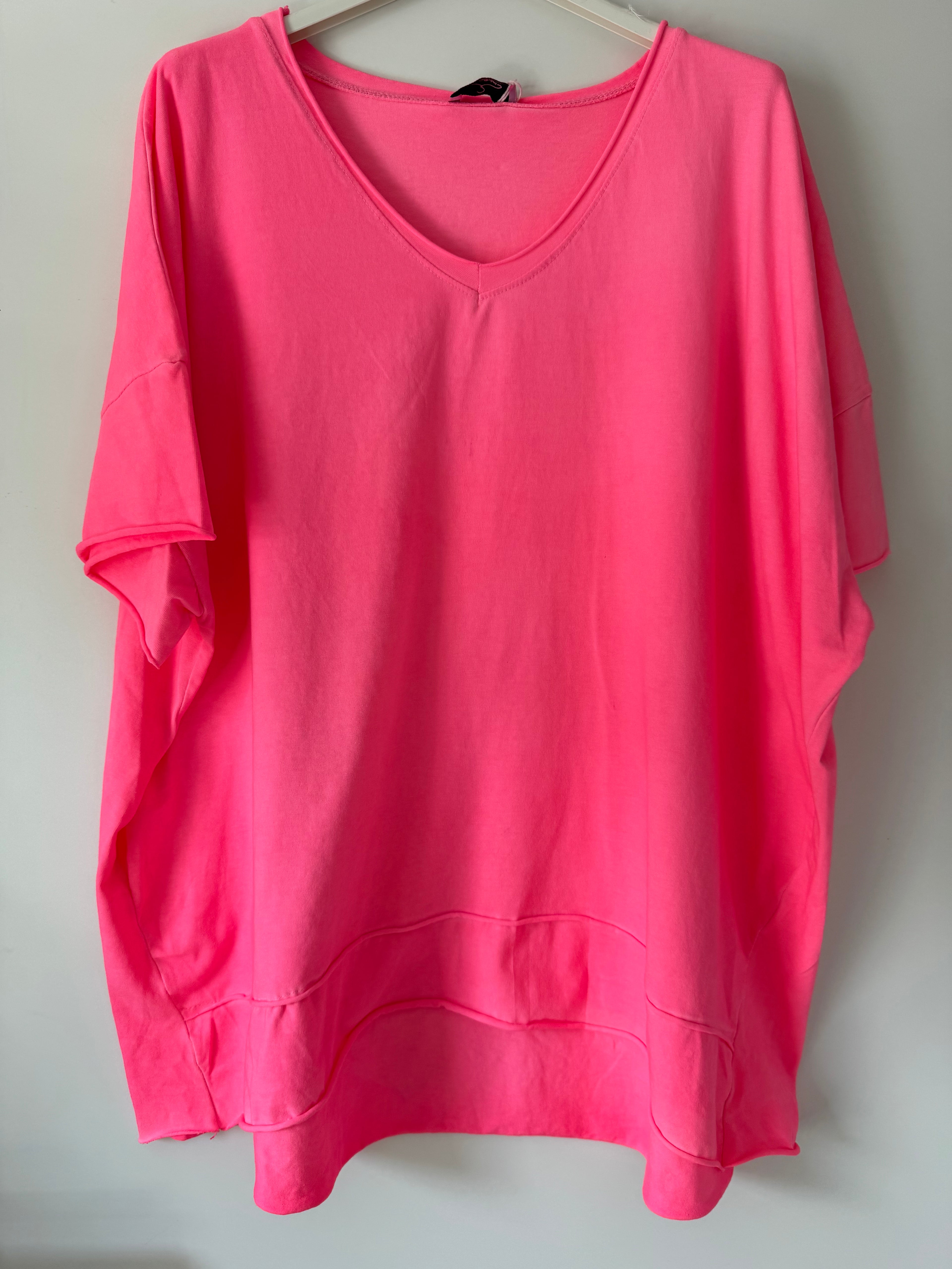 T Shirt mit V Ausschnitt