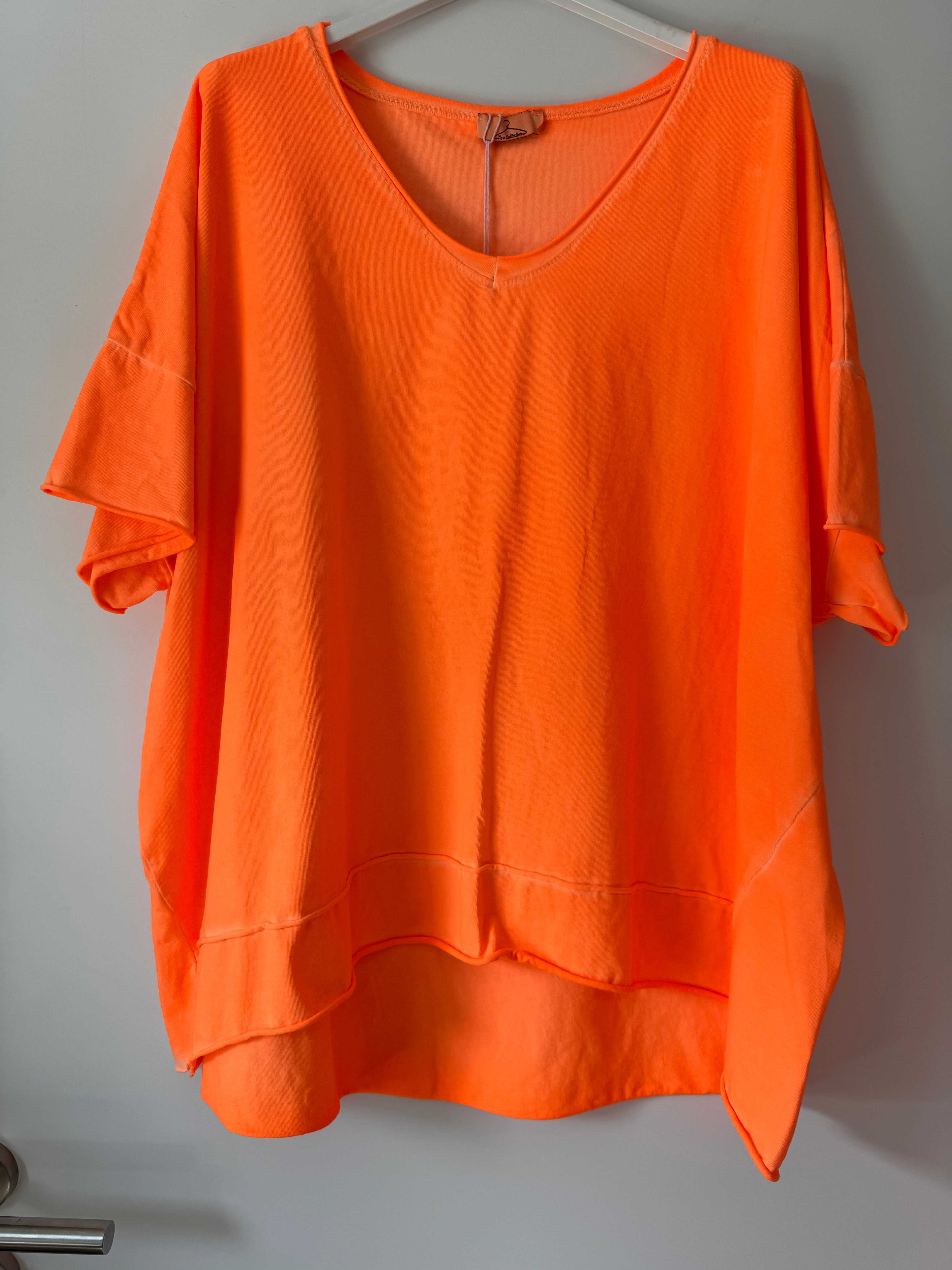 T Shirt mit V Ausschnitt
