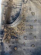 Leo Glam Jeans – Statement Denim mit Glitzersteinen