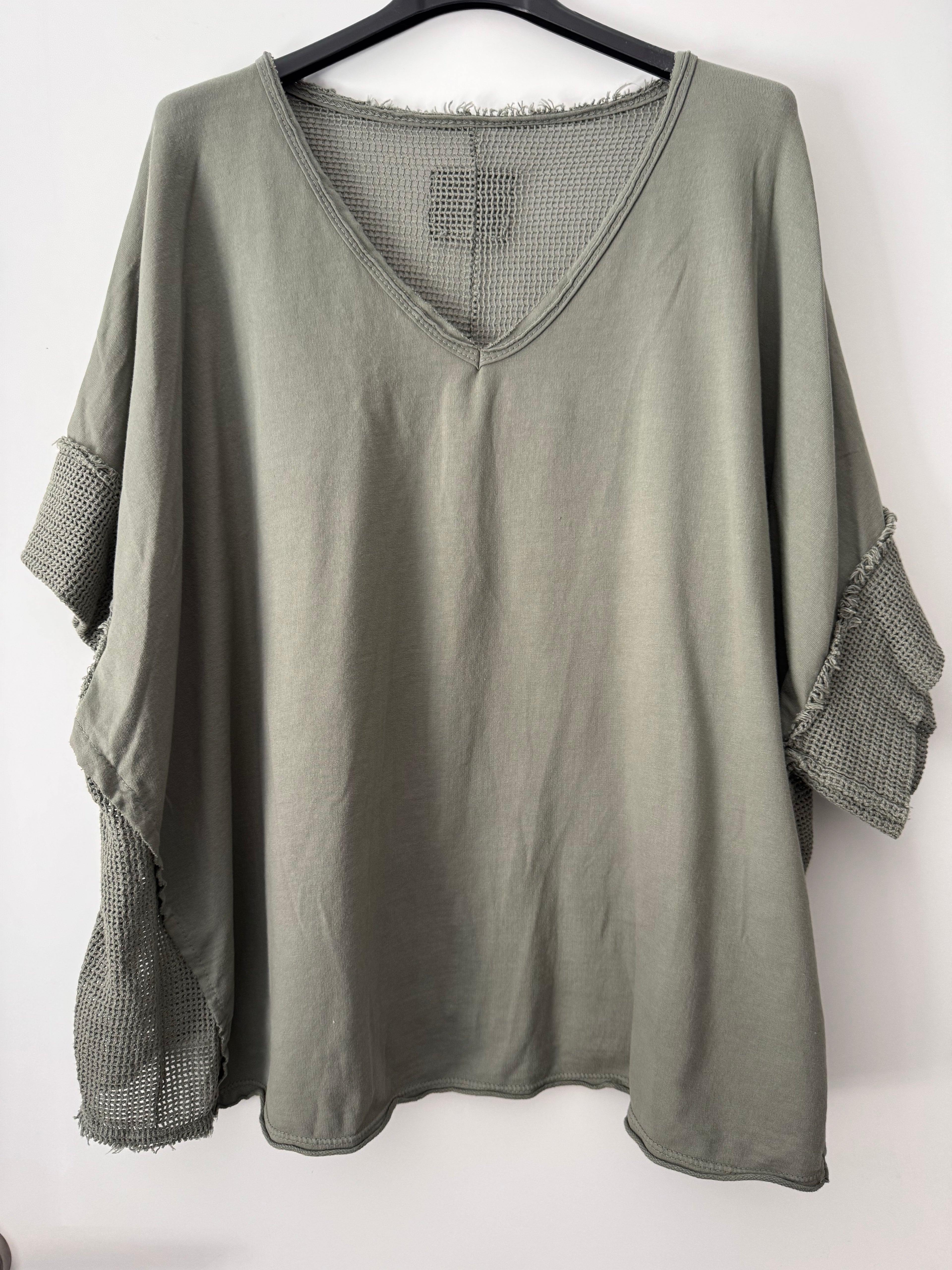T Shirt mit V Ausschnitt