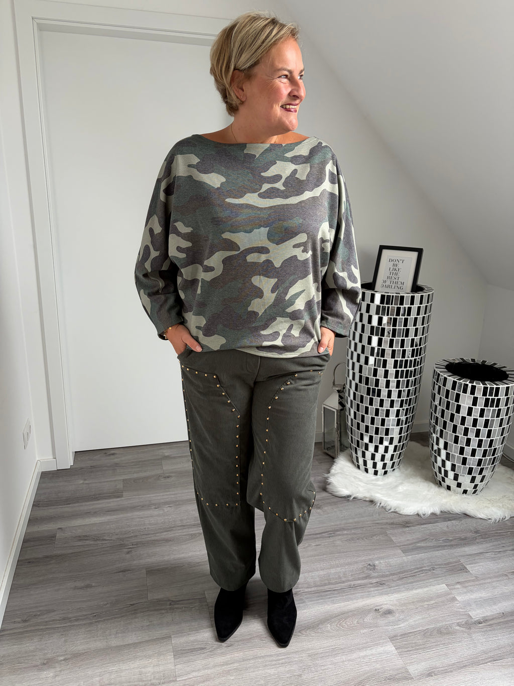 Cordhose mit Nieten