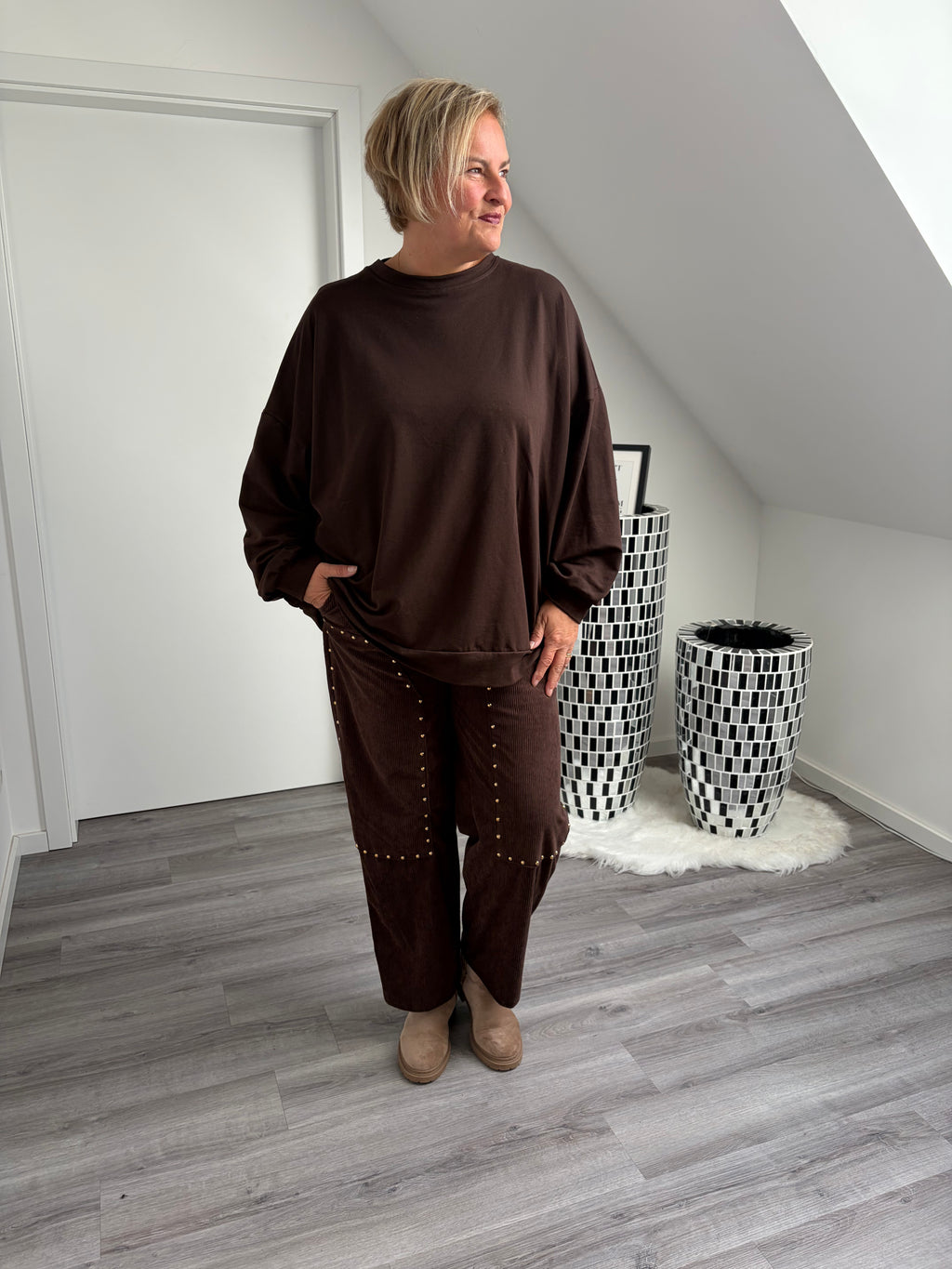 Cordhose mit Nieten