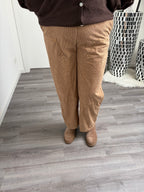 Cordhose mit Nieten