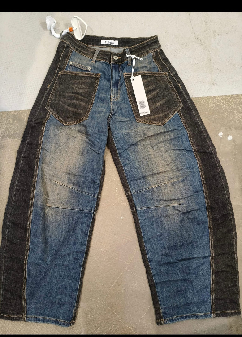 BottelJeans sexy woman