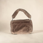 Coole Shoppertasche aus Kunstfell