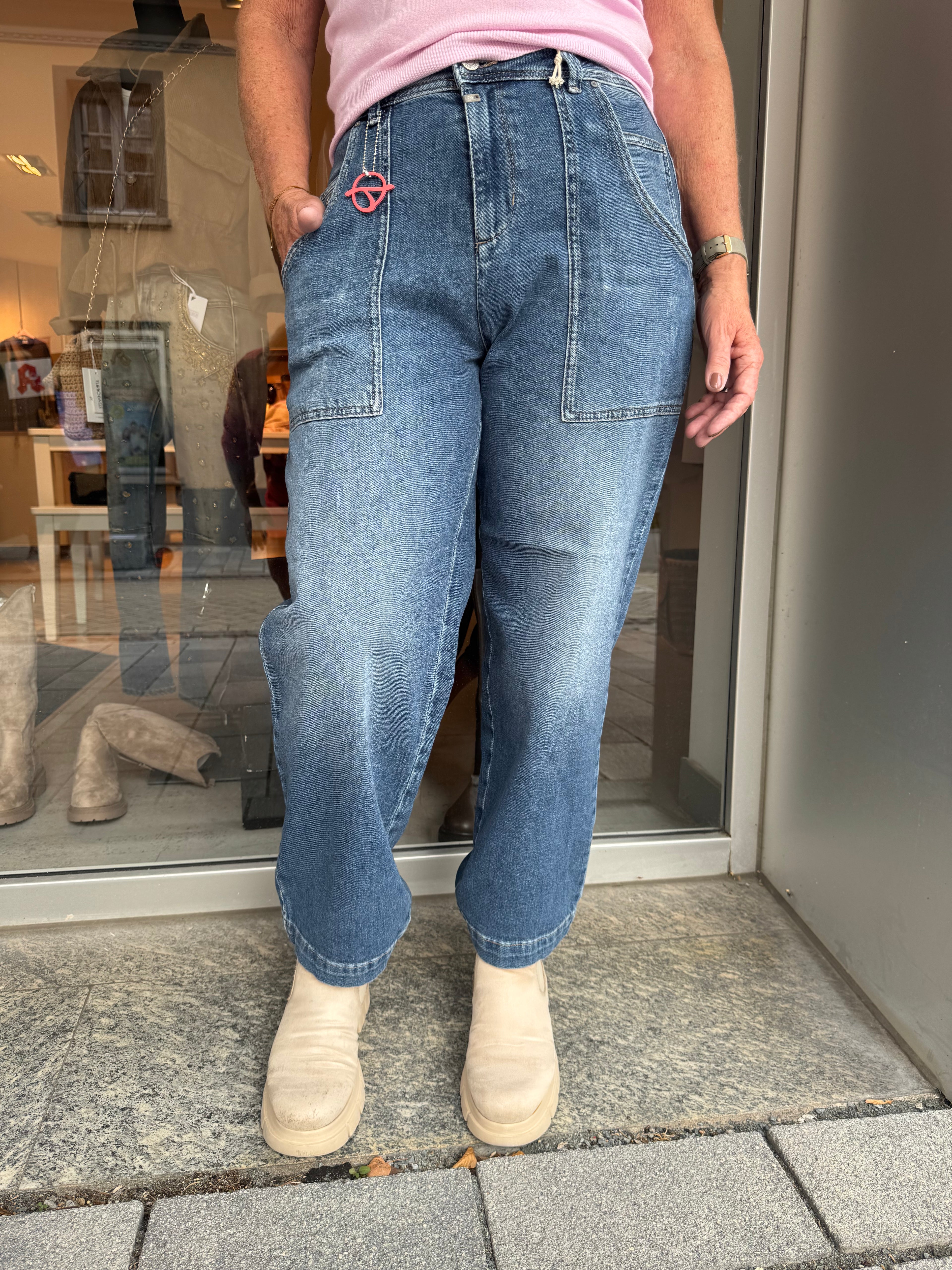 Timezone Barrel Jeans mit aufgesetzten Taschen