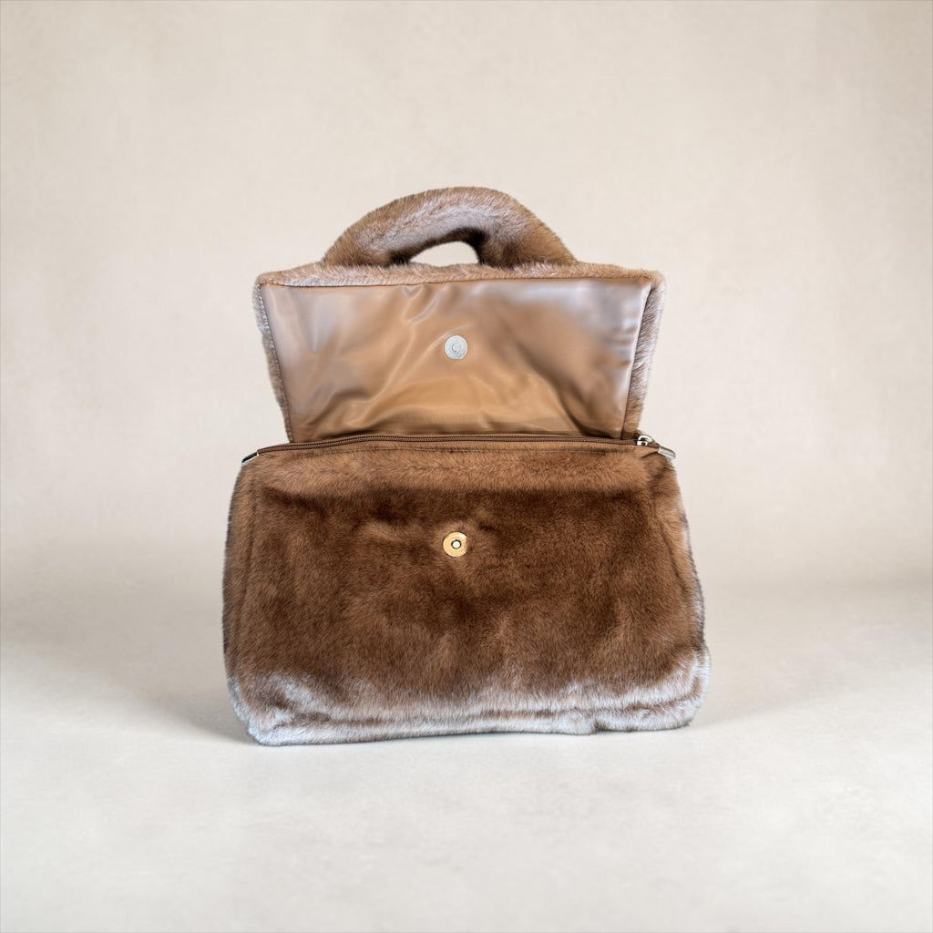 Coole Shoppertasche aus Kunstfell