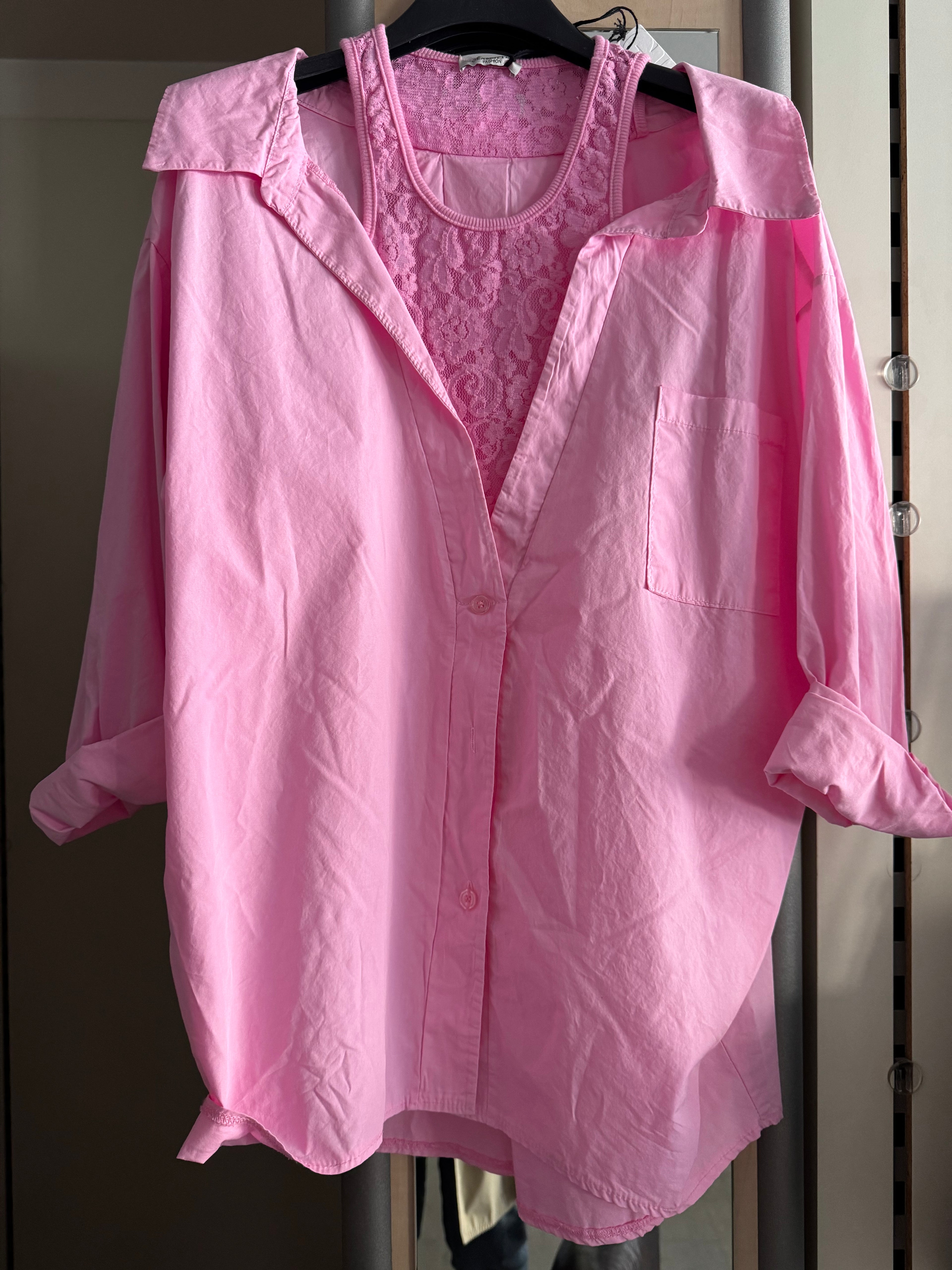 Bluse mit Spitzeneinsatz