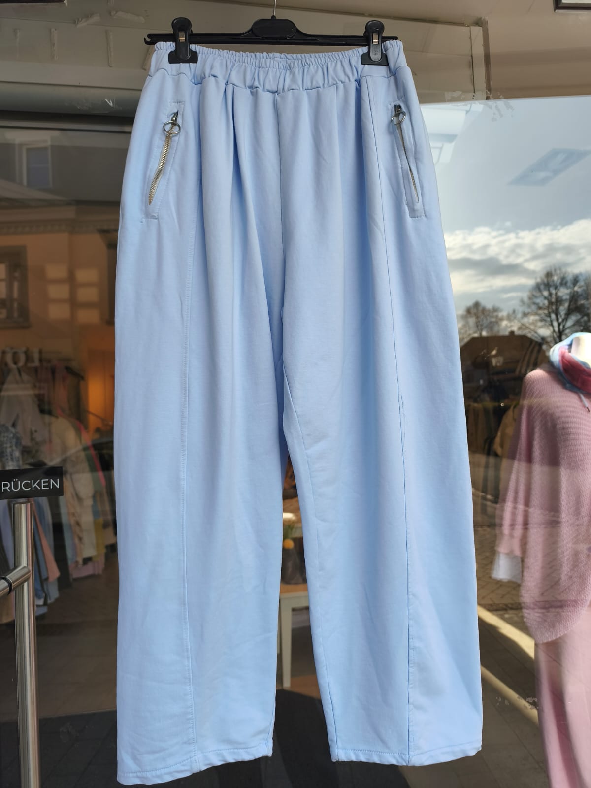 Baumwolljogpant mit seitlichen Reisverschlüssen