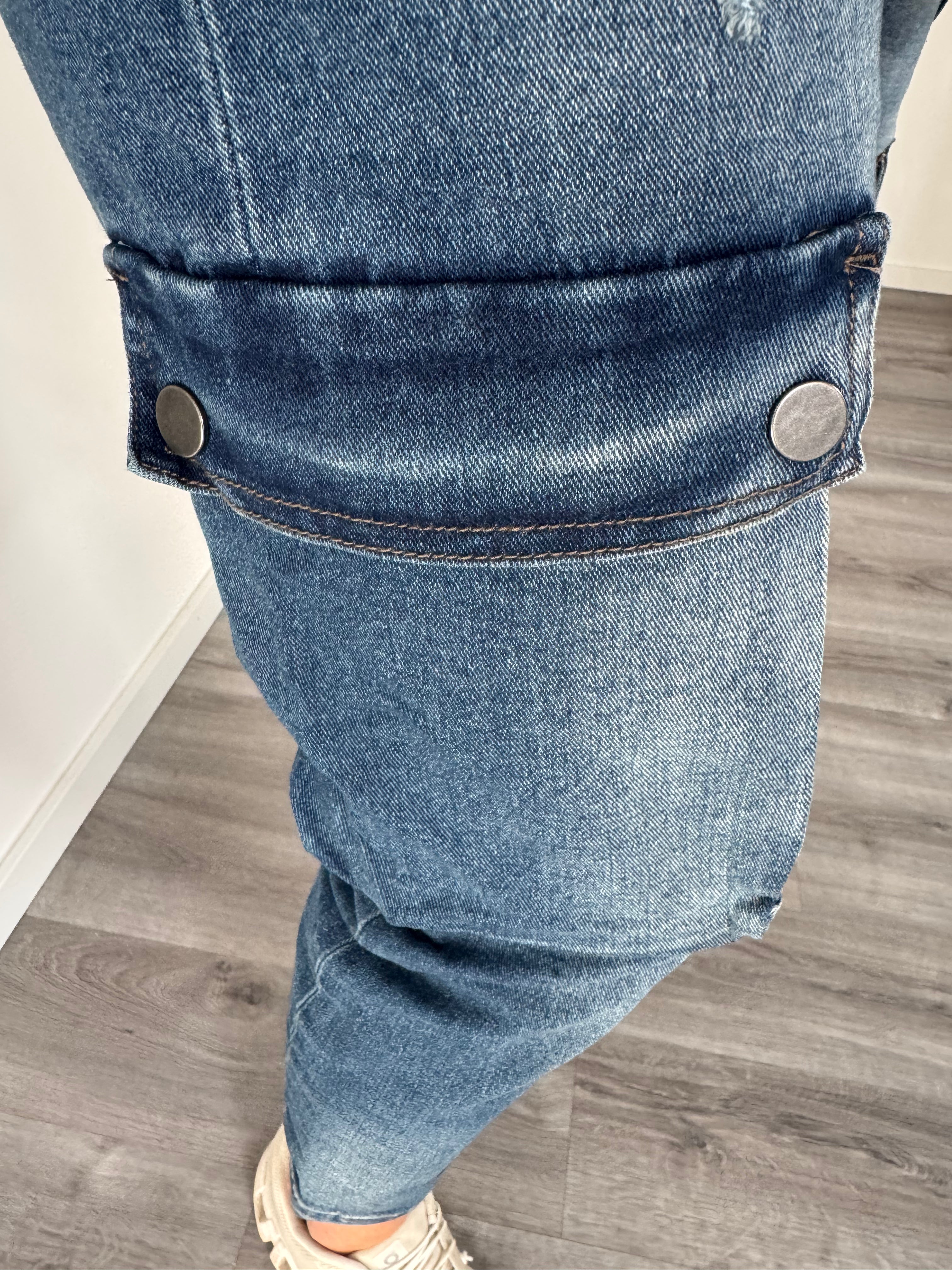 Coole Cargo Jeans-lässiger Denim Look