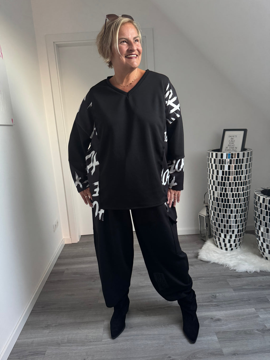 Mega Zweiteiler black & white im Curvy Style