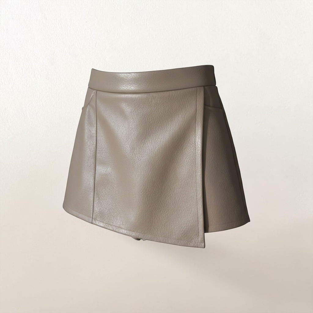 Lederimitat Skort Rock trifft Shorts