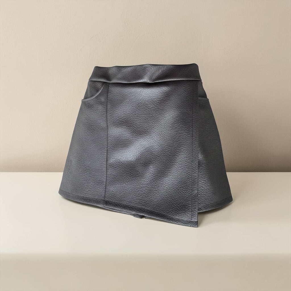 Lederimitat Skort Rock trifft Shorts