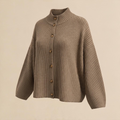 Strickjacke in Kastenform mit weitern Ärmeln