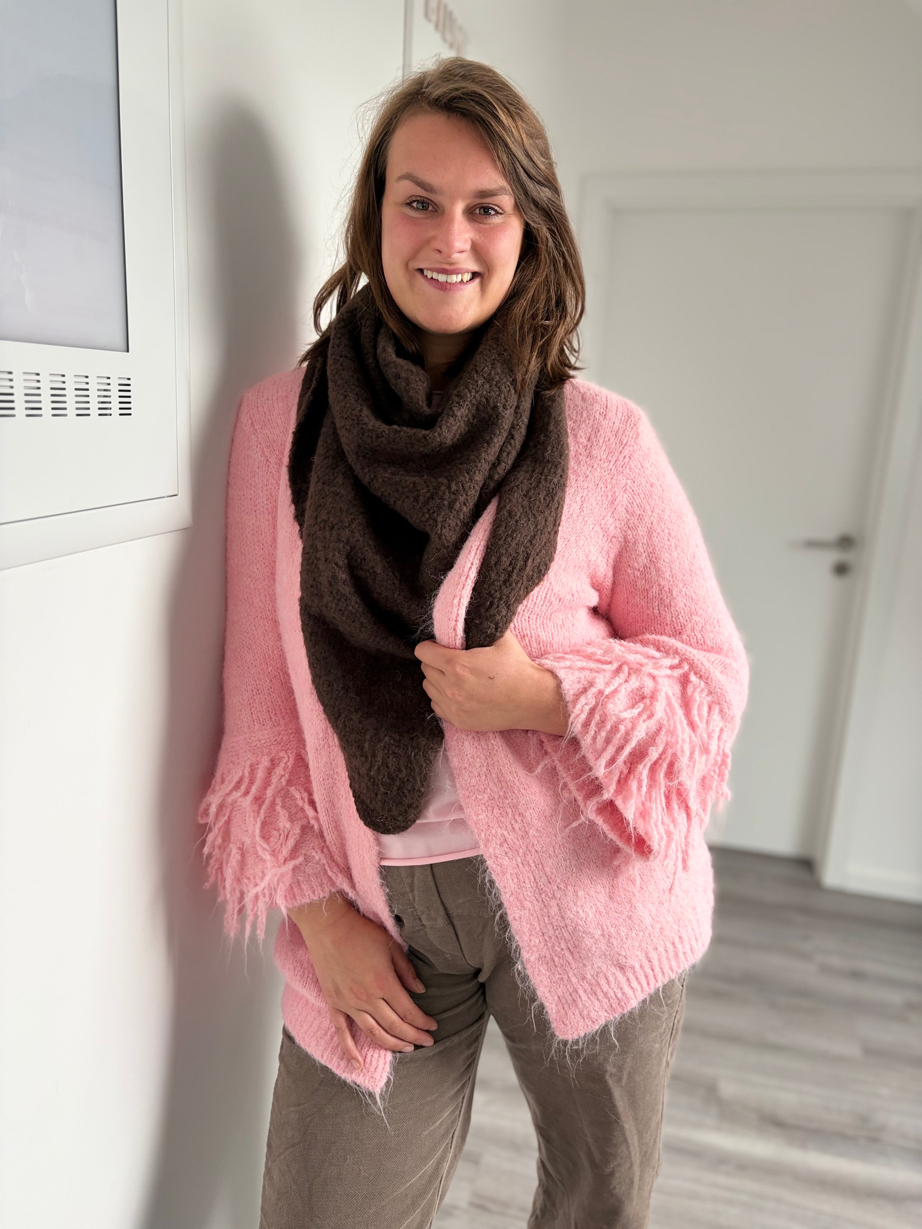 Strickjacke mit Fransenärmeln