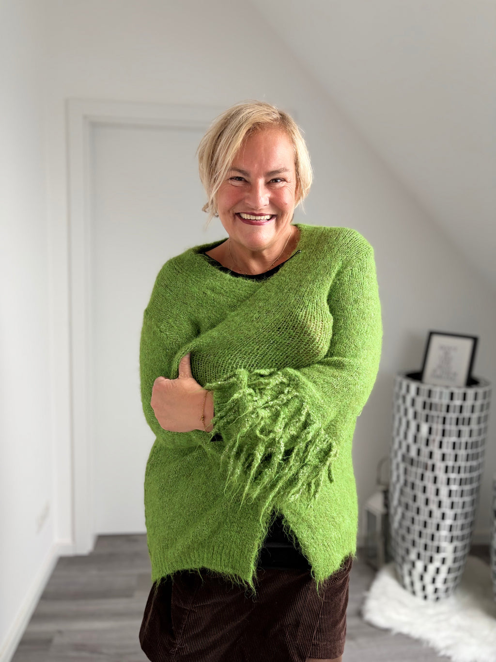 Strickjacke mit Fransenärmeln