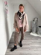 Strickjacke mit Fransenärmeln