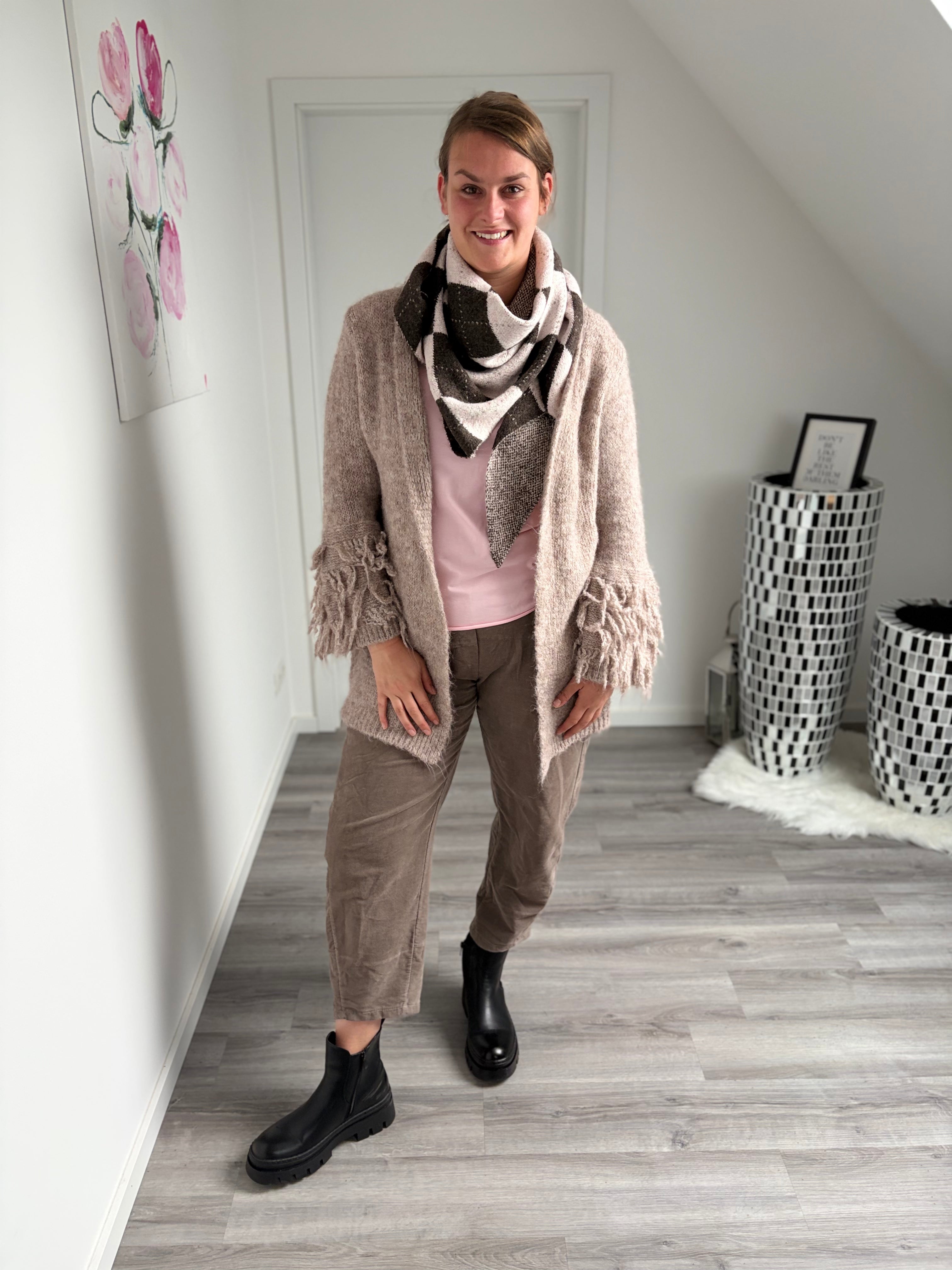 Strickjacke mit Fransenärmeln