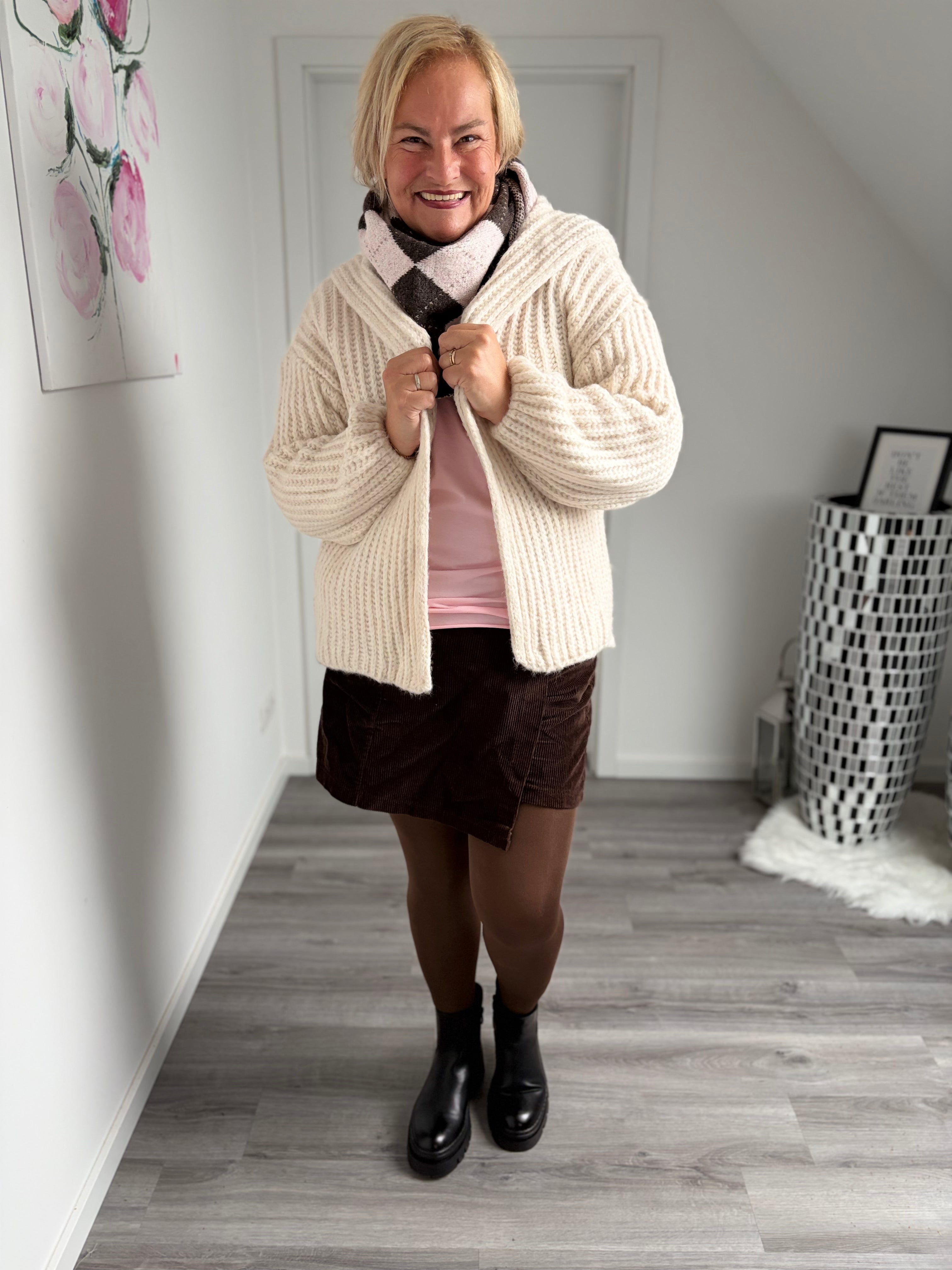 Oversize Grobstrickjacke mit Kapuze