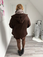 Oversize Grobstrickjacke mit Kapuze