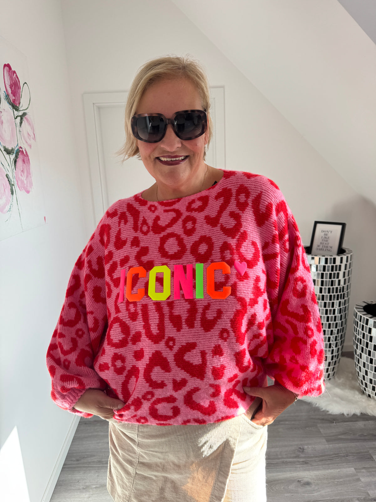 Iconic Leo Pullover