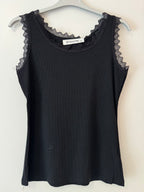 Kleines Viskose Top mit Spitze