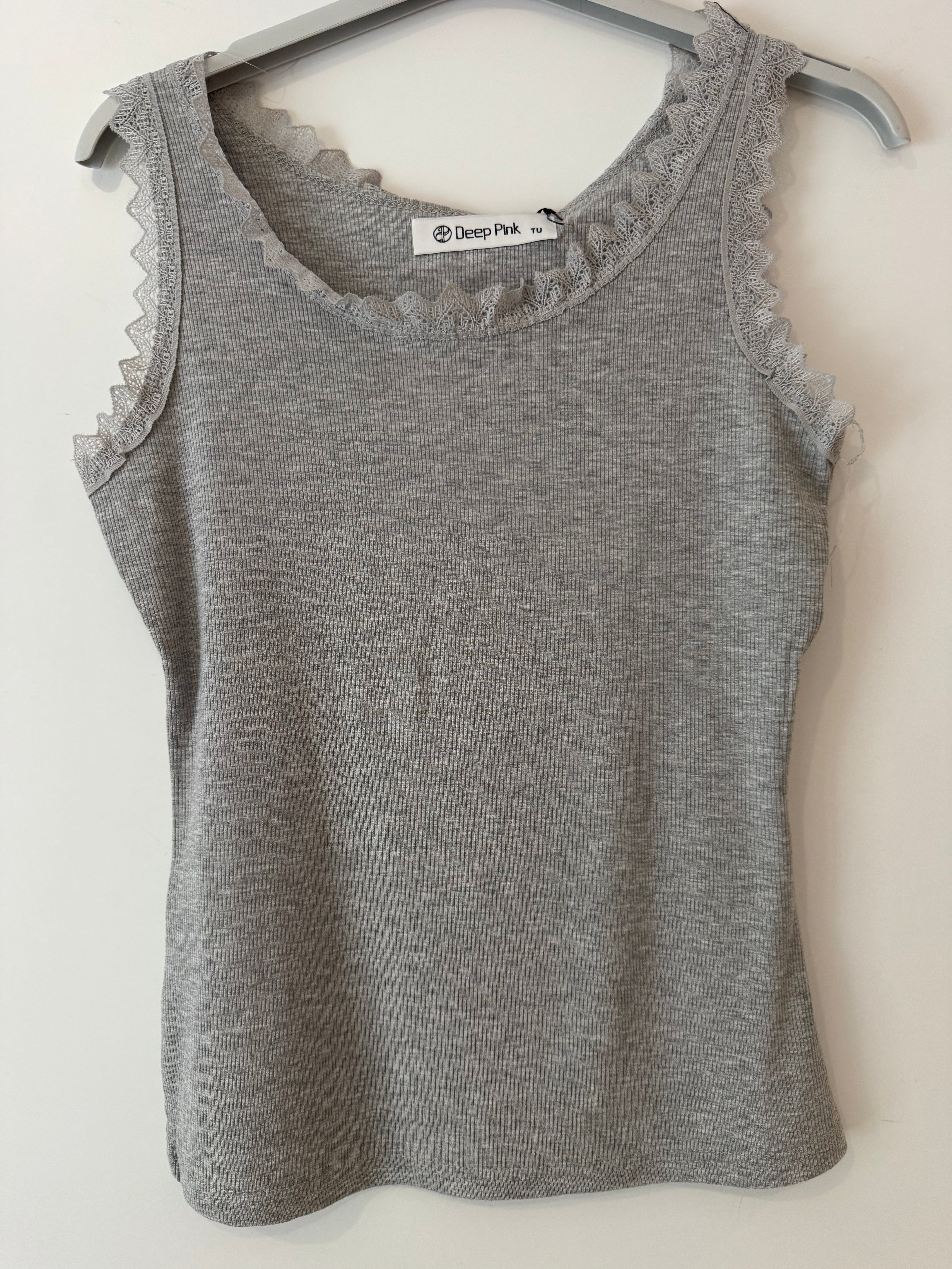 Kleines Viskose Top mit Spitze